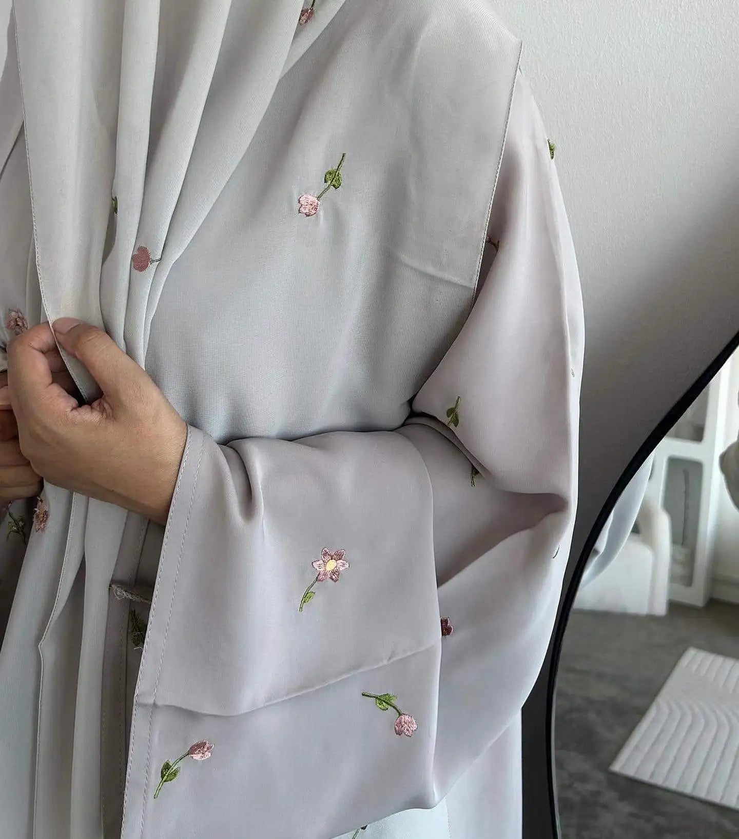 2024 Flower Embroidery Muslim Modest Cardigan for Women Eid Dubai Kimono Aabaya Dress Luxury Islam Saudi Turkey Plain Clothing