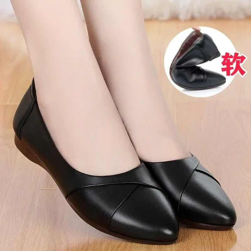 Autumn Women's Flat Shoes Fashion New Shallow Slip on Casual Shoes for Women Outdoor Soft Leather Office Ladies Walking Shoes